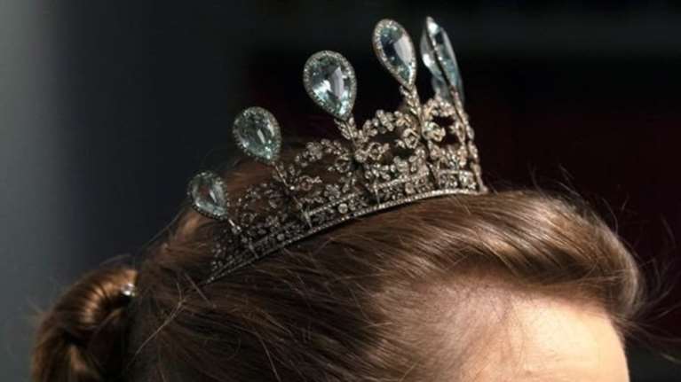 Η ιστορία μιας πολύτιμης &amp; σπάνιας τιάρας Φαμπερζέ αξίας 300.000 $