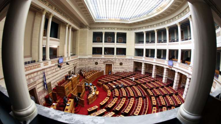 Αυθαίρετα-αιγιαλός: Αποσύρθηκαν διατάξεις μετά τις αντιδράσεις