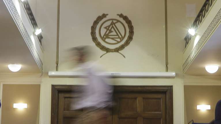 Ανακοίνωση ΔΣΑ για τα εντάλματα σύλληψης Λυκουρέζου και Παναγόπουλου