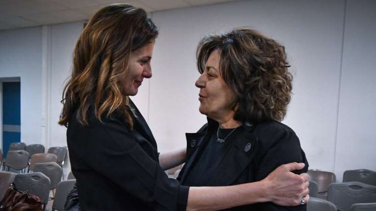 Στη δίκη της Χρυσής Αυγής η Μπέτυ Μπαζιάνα, συνάντηση με Μάγδα Φύσσα