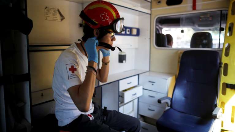 Σε ηλικία 5 ετών, μαχαίρωσε τον ξάδελφό του για... ένα σακουλάκι καραμέλες