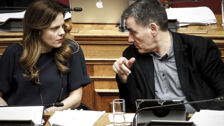 Mετά το Πάσχα το ν/σ για τις 120 δόσεις σε Ταμεία και Εφορία