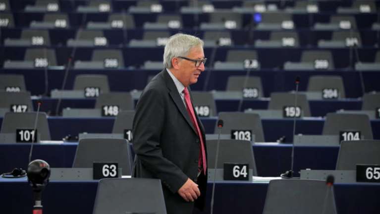 Γιούνκερ: Παραμένει ο κίνδυνος ενός Brexit χωρίς συμφωνία