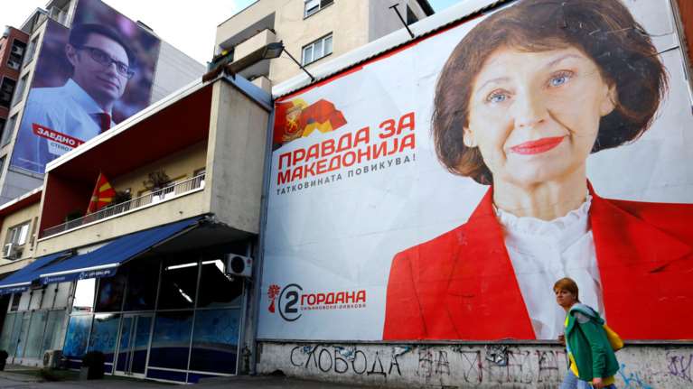 Προεδρικές εκλογές στη Β. Μακεδονία με φόντο τις &#39;&#39;Πρέσπες&#39;&#39;