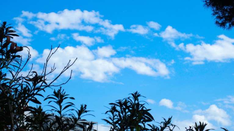 Καλός ο καιρός τη Μεγάλη Δευτέρα - Τοπικές βροχές το απόγευμα