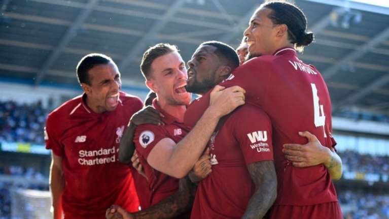 Νίκησε η Λίβερπουλ και περιμένει &quot;δώρο&quot; από τη Γιουνάιτεντ