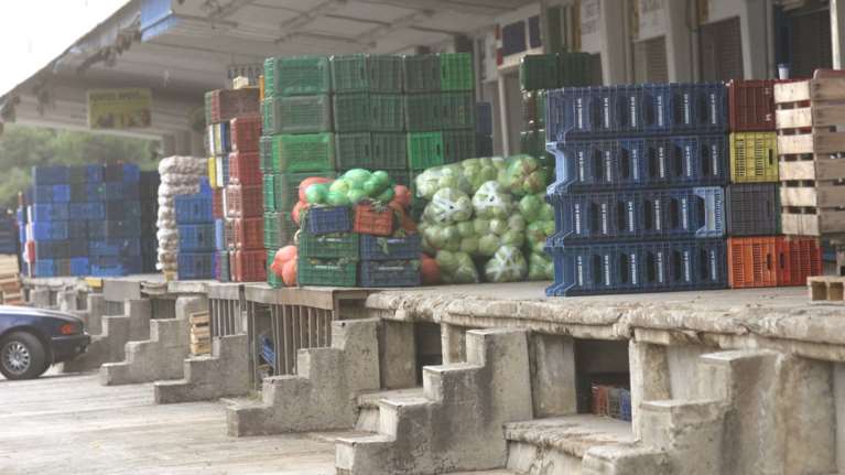 Δέσμευσαν 5,5 τόνους οπωρολαχανικά στον Ρέντη