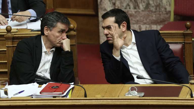 Σύσκεψη για φορολογικές ελαφρύνσεις - Τα μέτρα που προωθούνται