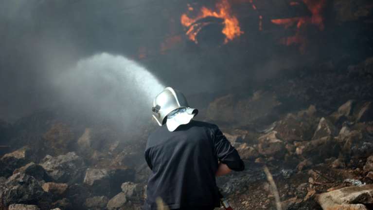 Ζάκυνθος: Υπό έλεγχο η φωτιά στο Κερί-Μαίνεται στον Αγιο Λέοντα