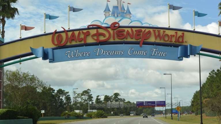 Ο CEO της Disney παίρνει 1.400 φορές περισσότερα από τον μέσο εργαζόμενο