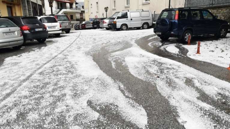 Λάρισα: Έντονη χαλαζόπτωση σε περιοχές του νομού