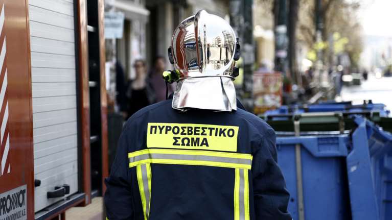 Θεσσαλονίκη: Φωτιά σε διαμέρισμα, απεγκλωβισμός 14χρονου
