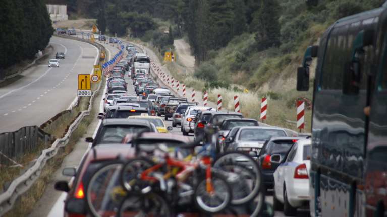 Κατά κύματα η επιστροφή των εκδρομέων του Πάσχα