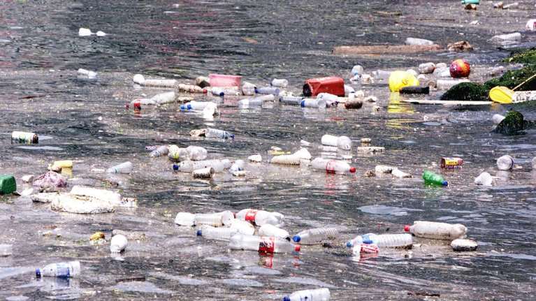 Εφιάλτης: Ένας πλαστικά πλασμένος κόσμος απειλεί την Ελλάδα