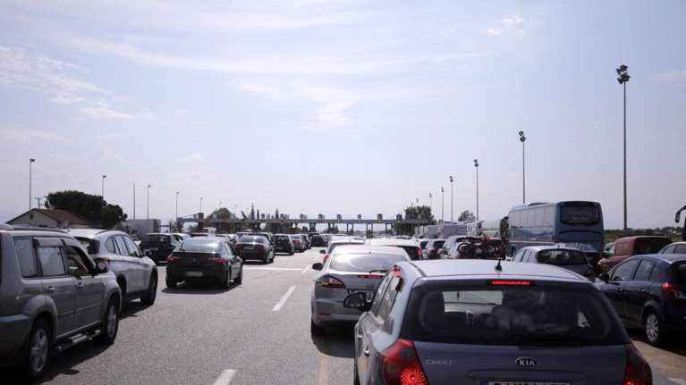 Με χαμηλές ταχύτητες η επιστροφή των εκδρομέων-Αυξημένη η κίνηση