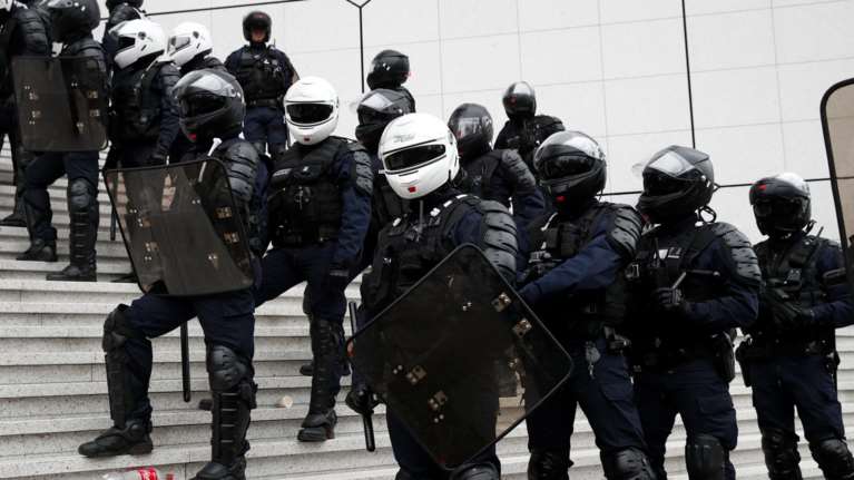 Παρίσι: Επί ποδός 7.400 αστυνομικοί για τις κινητοποιήσεις της Πρωτομαγιάς