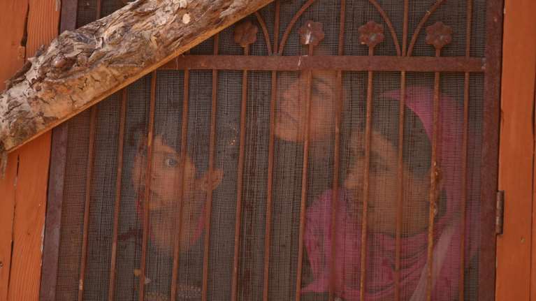 Ινδία: Τρεις έφηβοι έβγαζαν σέλφι και τους χτύπησε τρένο