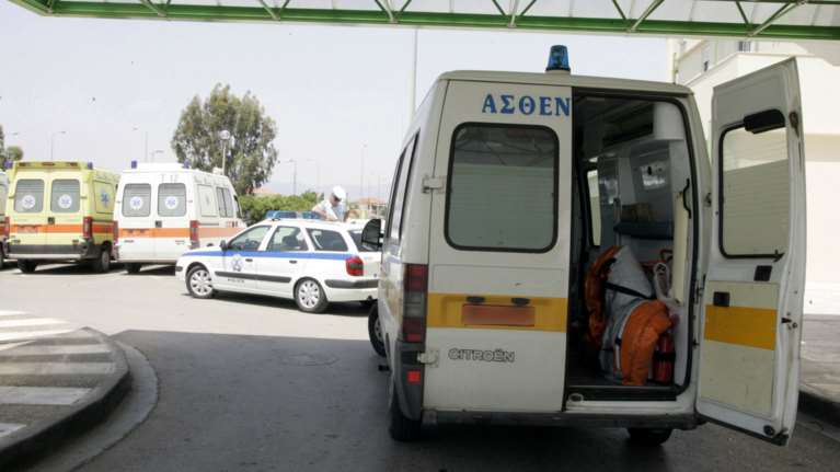 Σφοδρή μετωπική  δυο μηχανών με τέσσερις σοβαρά τραυματίες στη Σούδα