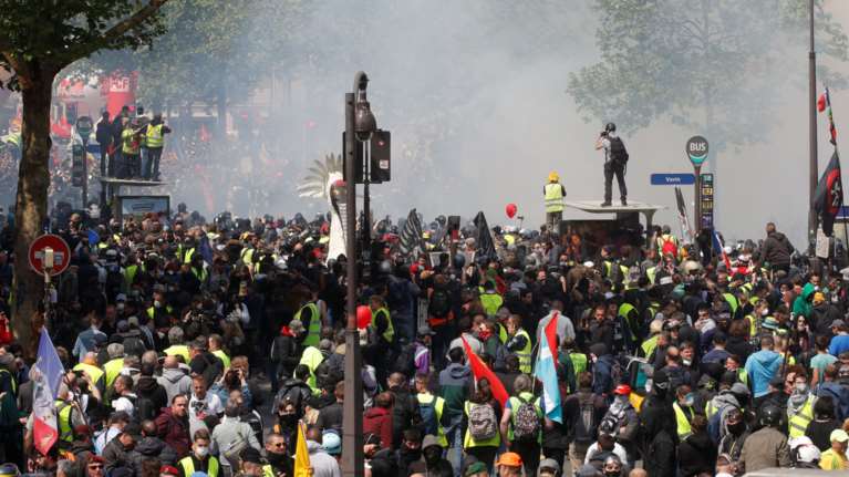 Επεισόδια και δεκάδες προσαγωγές την Πρωτομαγιά στο Παρίσι