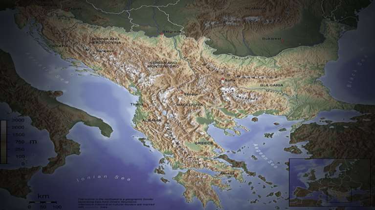 Μίχαελ Μπραντ: «H EE παίζει με τη φωτιά στα Βαλκάνια»