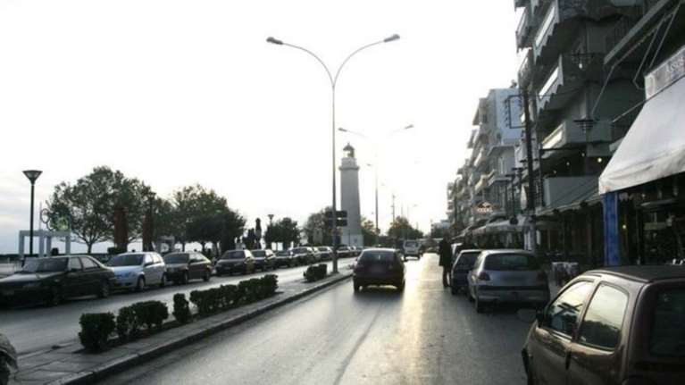 Αλεξανδρούπολη: Ιδιοκτήτης καφετέριας γρονθοκόπησε ελεγκτή της ΑΑΔΕ