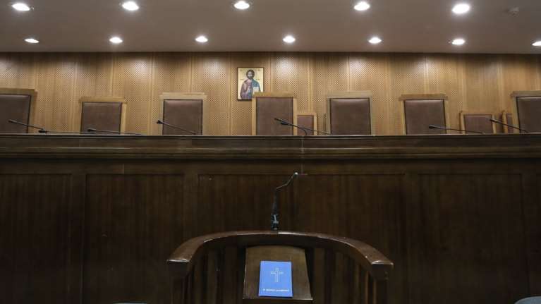 Ρόδος: Κόρη και εγγονός στο εδώλιο για ανθρωποκτονία από πρόθεση