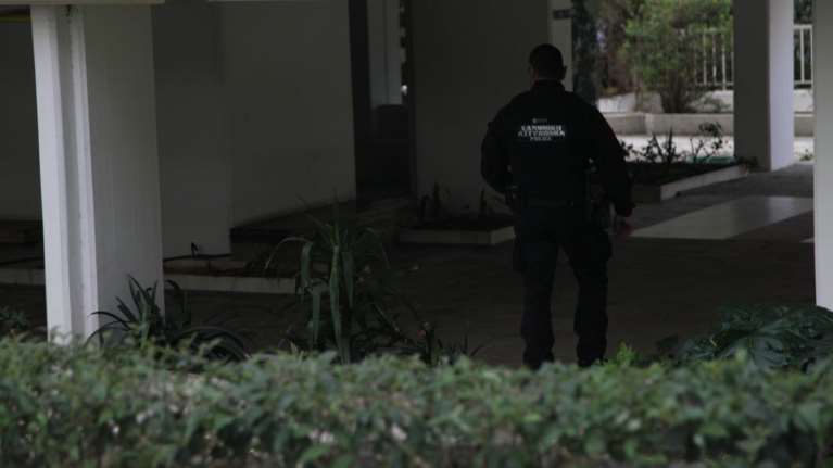 Αγριο έγκλημα στο Π. Φάληρο: Μαχαίρωσε την 53χρονη αδελφή του