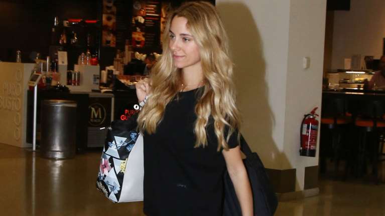 Δ. Νομικού: Εντελώς αμακιγιάριστη και με εμφανή τα σημάδια εγκυμοσύνης