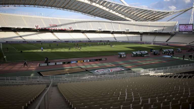 Γήπεδα μόνο για εμβολιασμένους από 15 Ιουλίου: Υποχρεωτική η χρήση μάσκας, τι ισχύει για τους ανήλικους