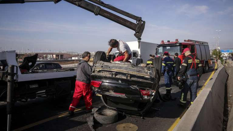 Δεκατέσσερις νεκροί και 561 τραυματίες σε ένα μήνα στην Αττική
