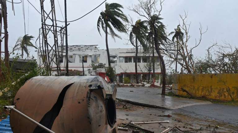 Ινδία: Ο κυκλώνας Φάνι κατευθύνεται στην Καλκούτα