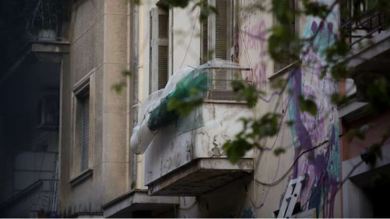 Αντιεξουσιαστές ανακατέλαβαν το κτίριο στη Μπουμπουλίνας 42