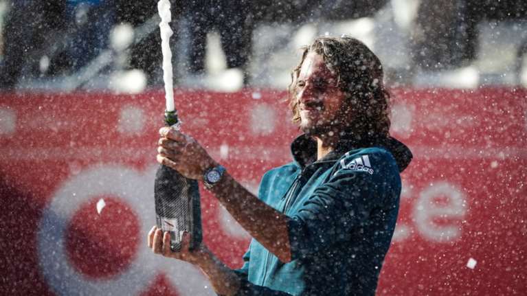 Αποθέωση του Τσιτσιπά στο Εστορίλ (βίντεο)