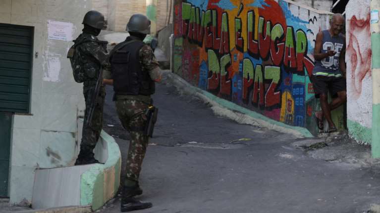 Οκτώ νεκροί σε αστυνομική επιχείρηση σε φαβέλα στο Ρίο