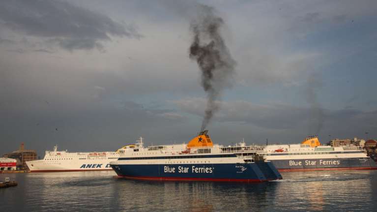 Στο λιμάνι του Πειραιά επιστρέφει το Blue Star Paros