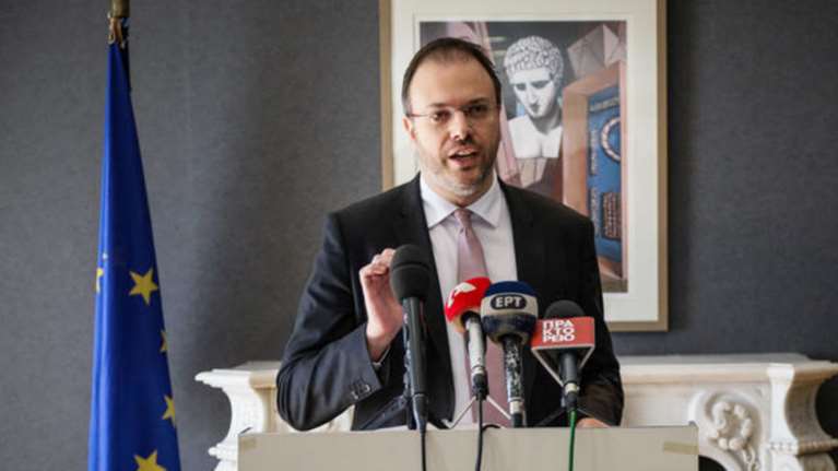 Το photoshop του Καμμένου με Θεοχαρόπουλο