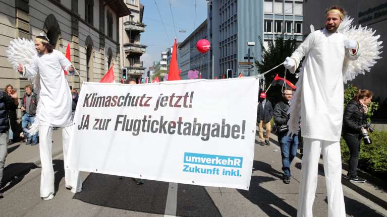 TUI: Μόνο 1 στους 2 νέους Ευρωπαίους ενδιαφέρεται για τις ευρωεκλογές