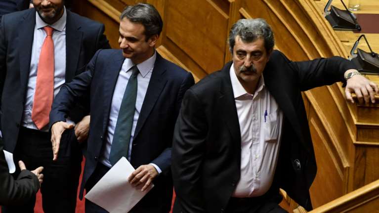 Λεκτικό επεισόδιο Πολάκη-Μητσοτάκη στη Βουλή