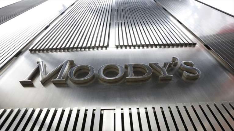 Moody&#39;s: Θετική για την Ελλάδα η πρόωρη αποπληρωμή του ΔΝΤ