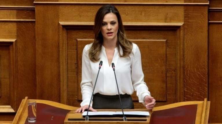 Αχτσιόγλου: Δίνουμε αναφορά στην κοινωνία, όχι στις fake αθλιότητες της ΝΔ