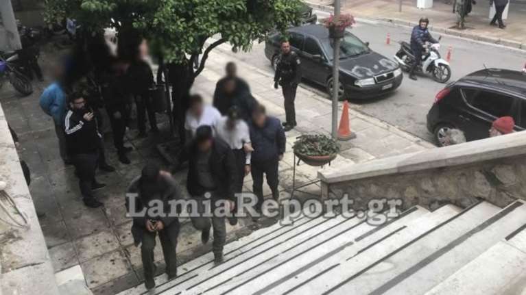 Λαμία: «Σώστε την αδελφή μας από τον πατέρα μας…»