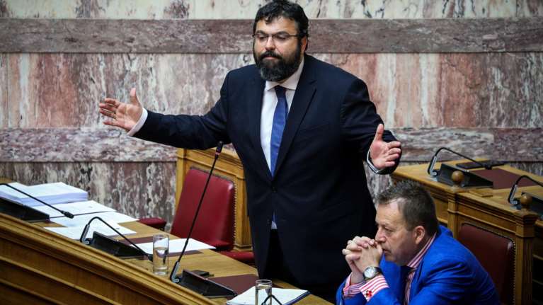 Ψηφίστηκε από ΣΥΡΙΖΑ και Ένωση Κεντρώων η αναδιάρθωση στο ποδόσφαιρο