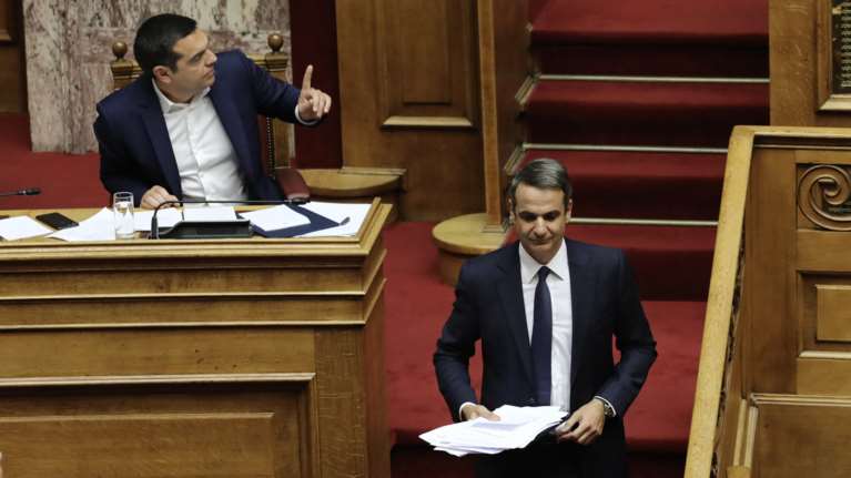 Σύγκρουση Tσίπρα-Μητσοτάκη για εργασιακά, οικονομία &amp; κότερα