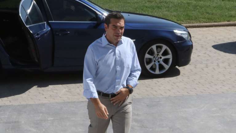 Συνάντηση Τσίπρα με μέλη της μειονότητας στην Αλβανία