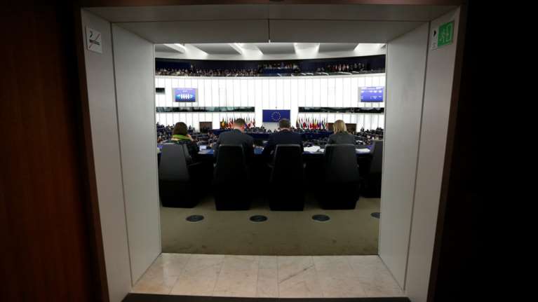 Politico: Διαφορά 9,5 μονάδων μεταξύ ΝΔ-ΣΥΡΙΖΑ στις ευρωεκλογές