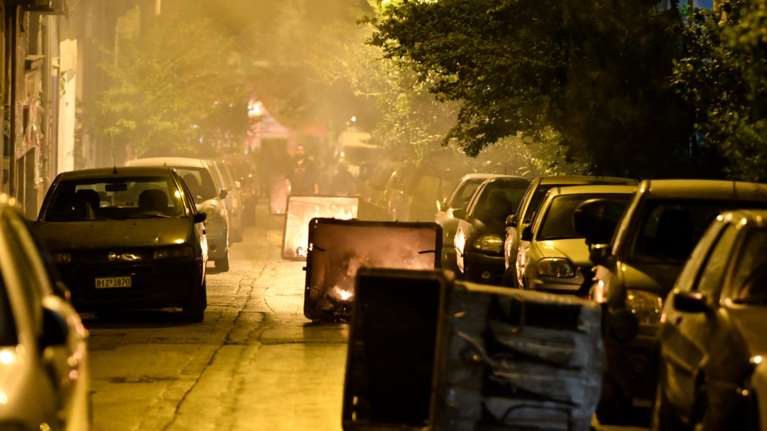 Επεισόδια στα Εξάρχεια μετά την πορεία για τον Κουφοντίνα