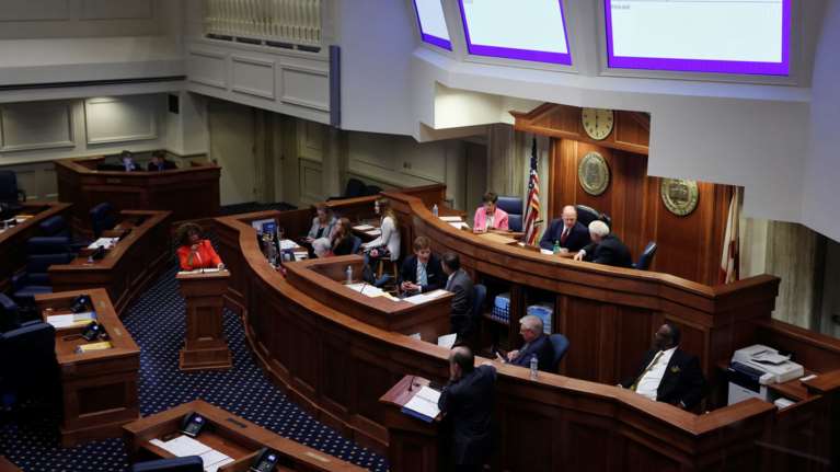 Η Αλαμπάμα οδεύει προς την πλήρη απαγόρευση των αμβλώσεων