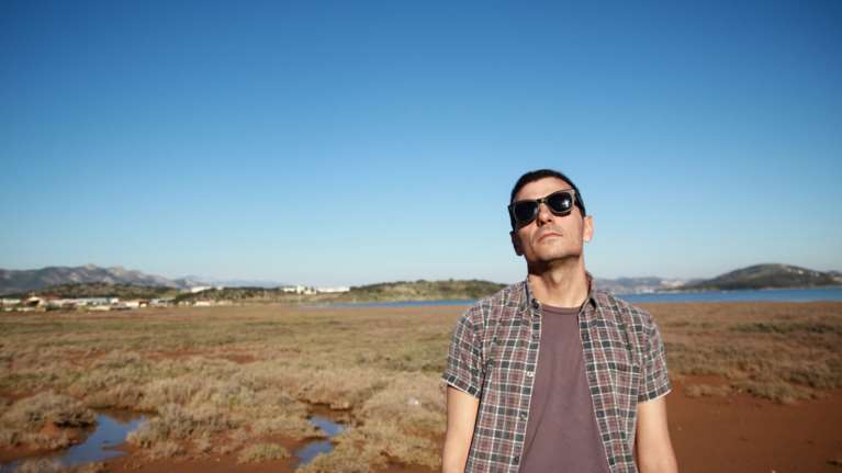 Parklife: Ο Μανώλης Φάμελλος στο πάρκο Σταύρος Νιάρχος