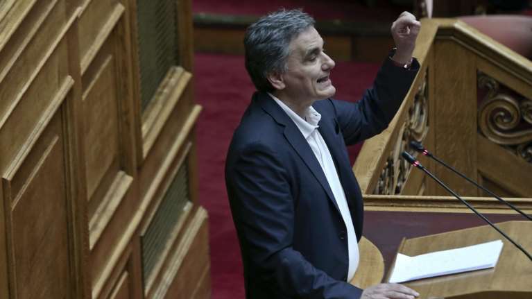 Ο Τσακαλώτος, οι Μπαχάμες και οι διαρροές από τις Βρυξέλλες