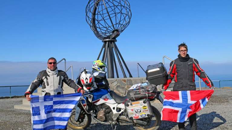 Πατέρας και γιός ολοκλήρωσαν ένα ταξίδι ζωής: 4.300 χλμ σε 11 ημέρες